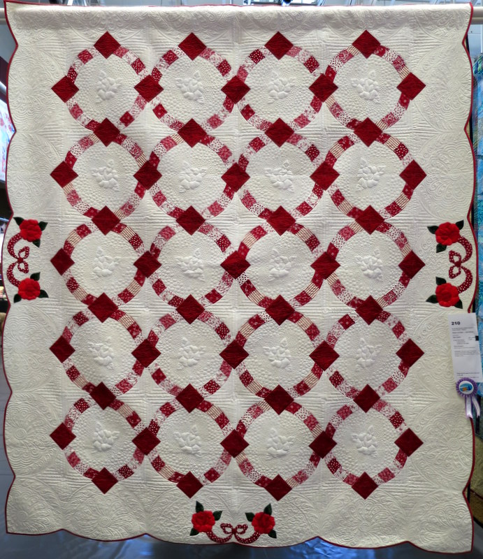 Roses are Red . . . and White by Nan Scott quilted by Lisa Taylor