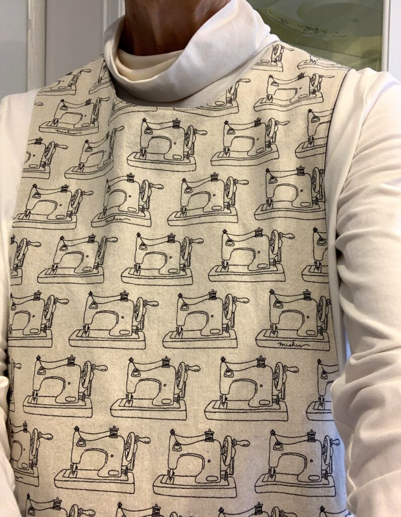 This Sturdy-Yet-Stylish Crossback Apron Is So Comfortable, I Forget I'm  Wearing It